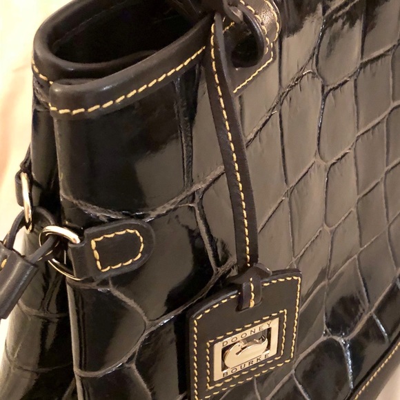 Dooney & Bourke Handbags - ❌SOLD❌  Dooney & Bourke Satchel ⭐️